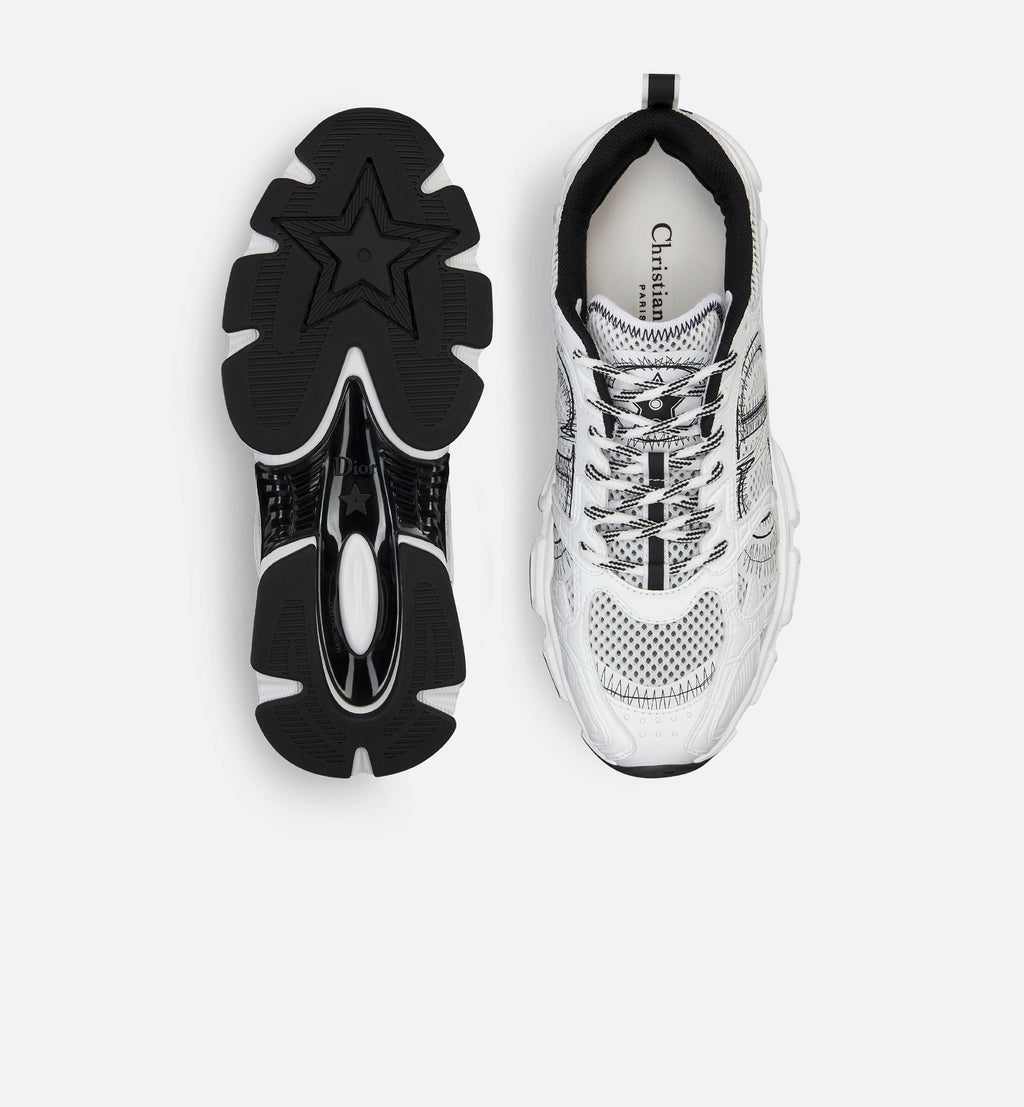 Dior Chrono Sneaker – White & Black