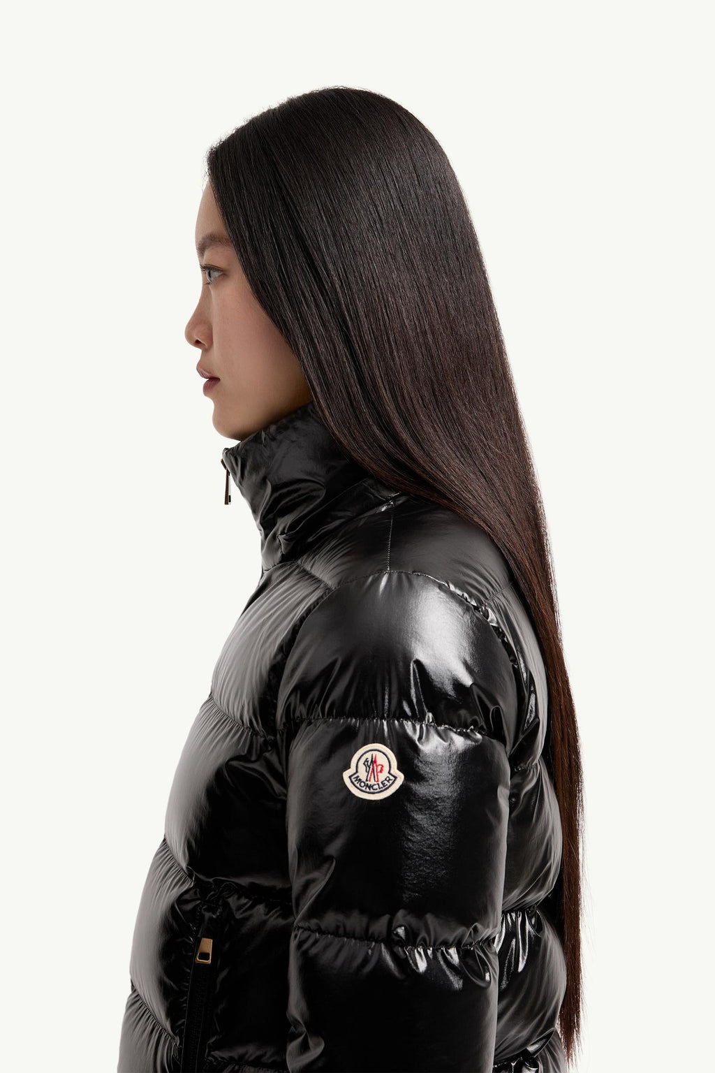 Moncler Niveole Short Down Jacket – Black