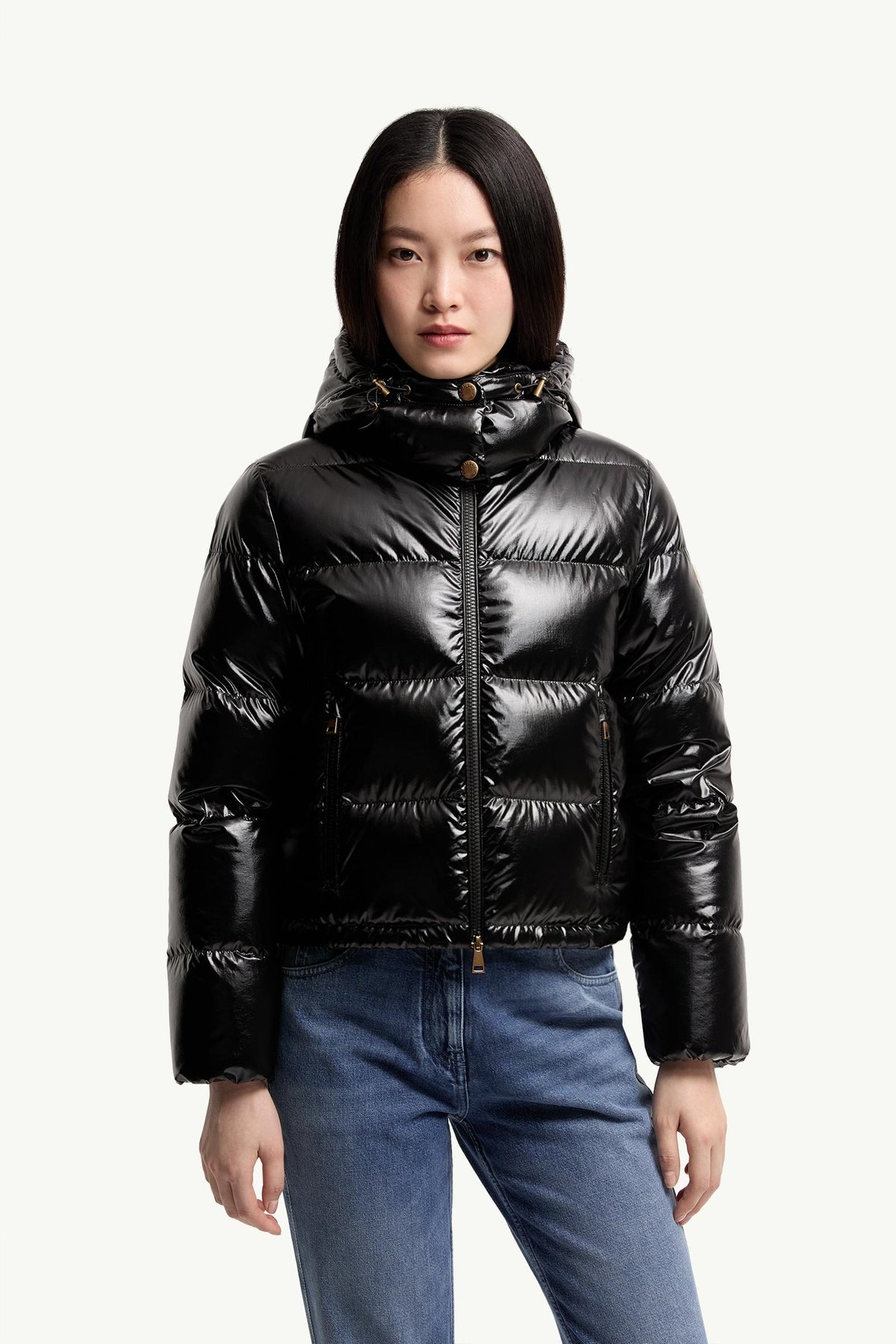 Moncler Niveole Short Down Jacket – Black