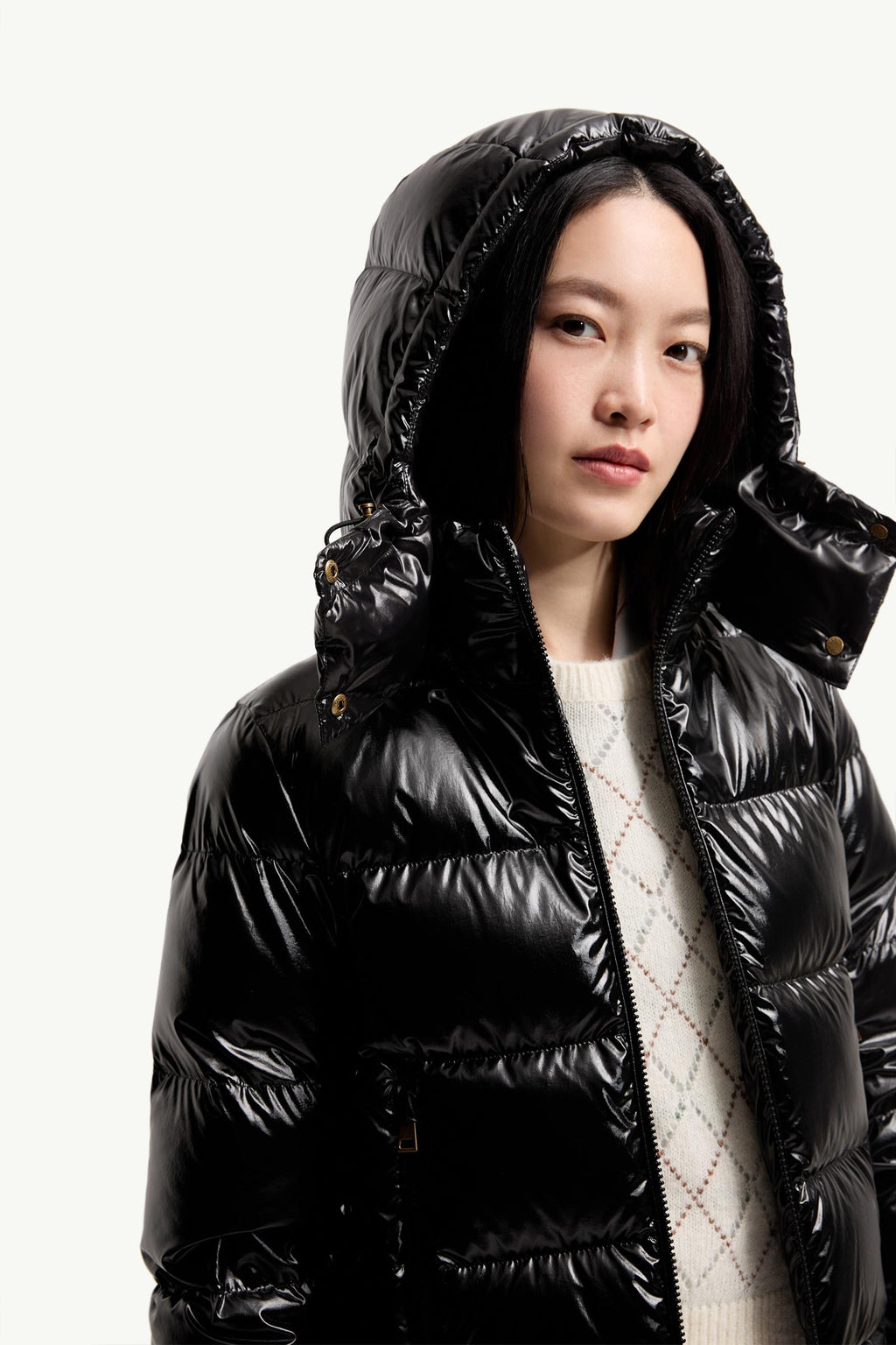 Moncler Niveole Short Down Jacket – Black
