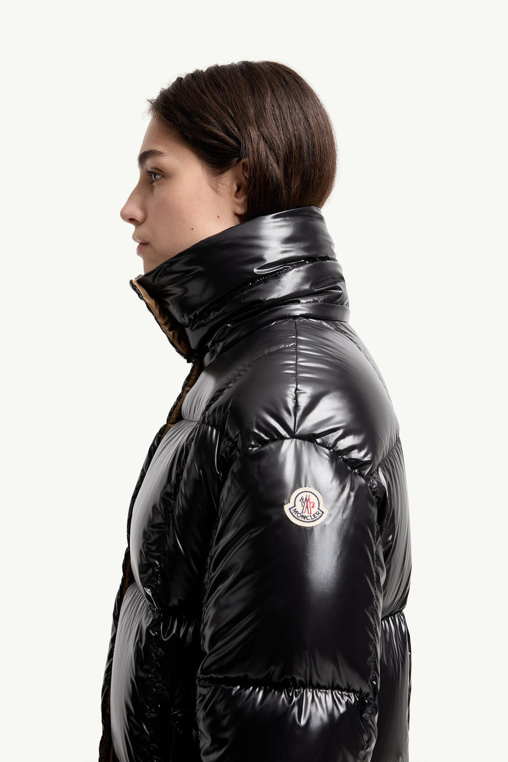 Moncler Parana Hooded Short Down Jacket – Black