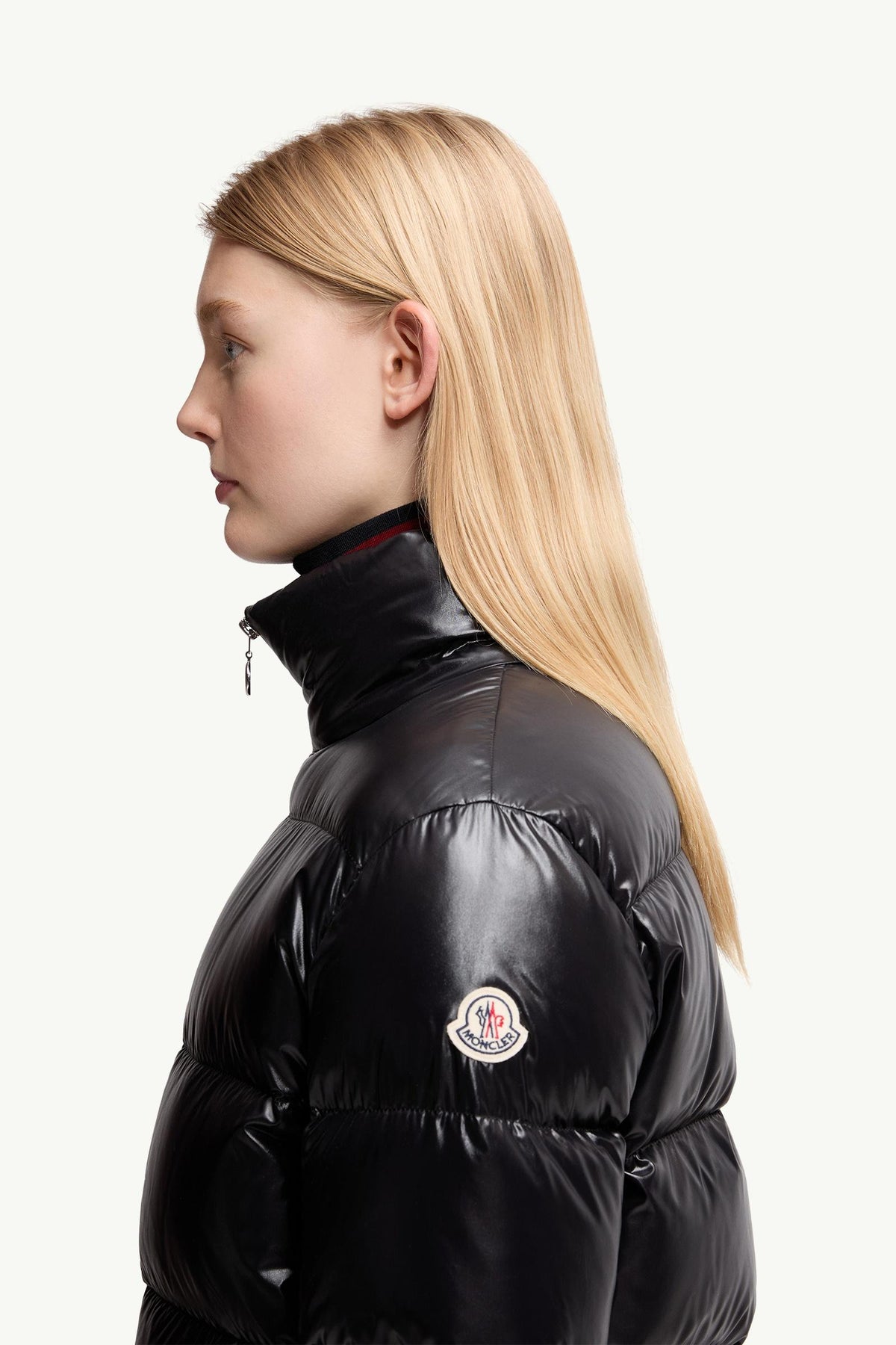 Moncler Abbadia Short Down Jacket – Black