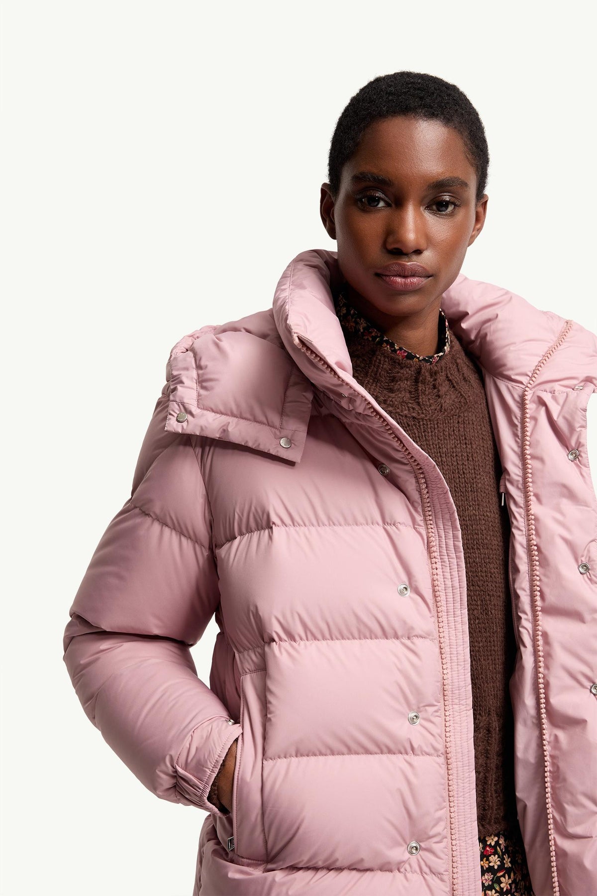Moncler Maya 70 Hooded Short Down Jacket – Pink